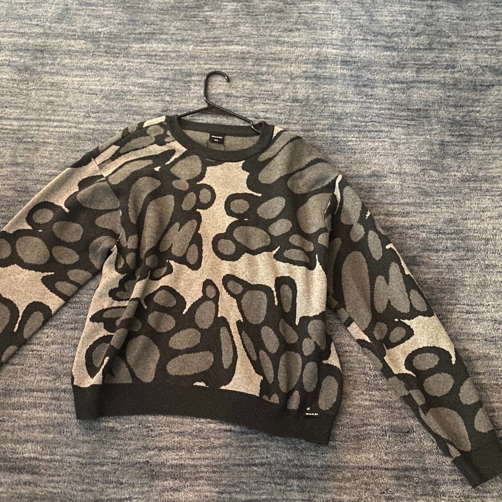 Quasi Sweater - Brand New